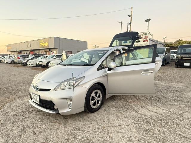 プリウス Ｓ　格納ミラー　Ｂモニタ－　インテリキー　デュアルエアバック　エアＢ　イモビライザー　ドライブレコ－ダ－　ナビＴＶ　ＡＵＴＯエアコン　衝突安全ボディ　ＥＴＣ装備　ＡＢＳ　サイドエアバッグ　パワーウィンドウ（68枚目）