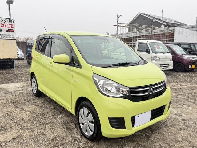 ｅＫワゴン Ｍ　ｅ－アシスト　メモリーナビゲーション　踏み間違い防止アシスト　ｉ－ｓｔｏｐ　ナビ付き　運転席シートヒーター　キーレスキー　横滑り防止　ＥＴＣ　オートエアコン　ＡＢＳ　ベンチシート　ダブルエアバック　パワーウインドウ（3枚目）