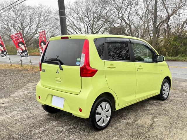 ｅＫワゴン Ｍ　ｅ－アシスト　メモリーナビゲーション　踏み間違い防止アシスト　ｉ－ｓｔｏｐ　ナビ付き　運転席シートヒーター　キーレスキー　横滑り防止　ＥＴＣ　オートエアコン　ＡＢＳ　ベンチシート　ダブルエアバック　パワーウインドウ（5枚目）