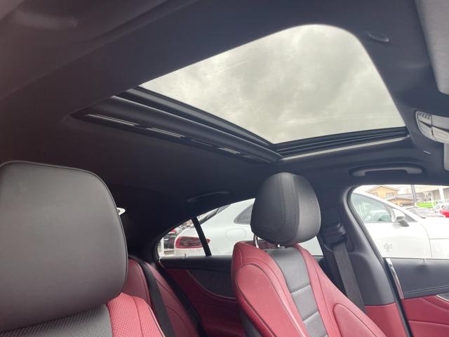 ＣＬＳクラス ＣＬＳ２２０ｄ　スポーツ　エクスクルーシブパッケージ　サンルーフ　Ｂｕｒｍｅｓｔｅｒサウンド　赤黒コンビレザー　ヘッドアップディスプレイ　シートヒーター　シートベンチレーター　ナビ　フルセグＴＶ　全方位カメラ　パフュームアトマイザー　エアサスペンション（4枚目）