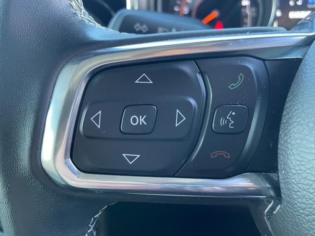 ジープ・ラングラーアンリミテッド サハラ　ワンオーナー　ＡｐｐｌｅＣａｒＰｌａｙ　ナビ　フルセグＴＶ　フロント・サイド・バックカメラ　アダプティブクルーズ　ブラインドスポット　ＬＥＤヘッドライト　オートライト　ＥＴＣ　パークセンサー　ＤＡＣ（12枚目）