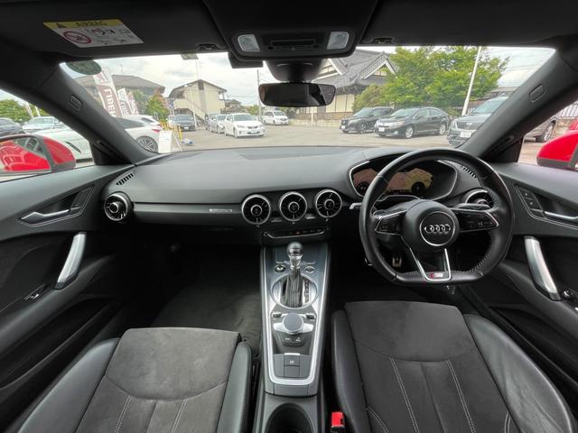 ＴＴクーペ ２．０ＴＦＳＩ　クワトロ　Ｓラインパッケージ　ＬＥＤヘッドライト　ハーフレザーシート　パワーシート　オートライト　アドバンストキー　パーキングエイド　バーチャルコックピット　ナビ　フルセグＴＶ　バックカメラ　ＥＴＣ（8枚目）