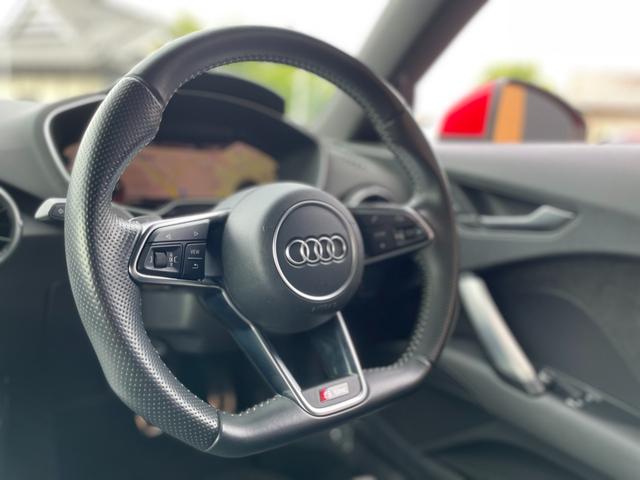 ＴＴクーペ ２．０ＴＦＳＩ　クワトロ　Ｓラインパッケージ　ＬＥＤヘッドライト　ハーフレザーシート　パワーシート　オートライト　アドバンストキー　パーキングエイド　バーチャルコックピット　ナビ　フルセグＴＶ　バックカメラ　ＥＴＣ（9枚目）
