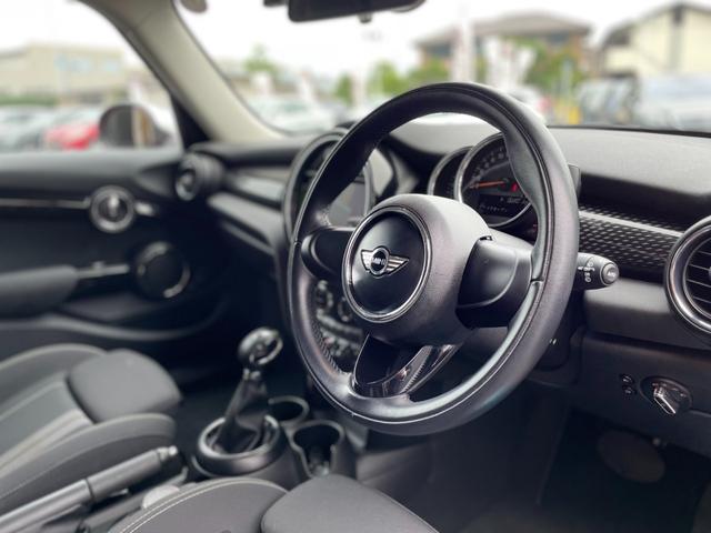 ＭＩＮＩ クーパーＳ　ワンオーナー　コンフォートアクセス　ＬＥＤヘッドライト　パークディスタンス　ナビ　バックカメラ　オートライト　ドライブレコーダー　ＥＴＣ（4枚目）