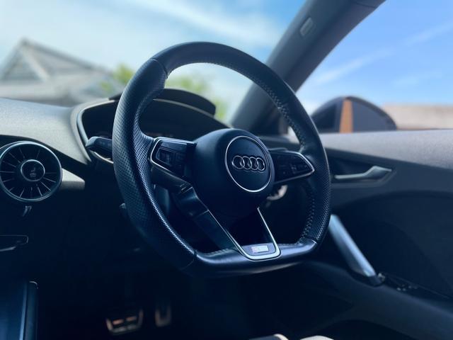 ＴＴクーペ １．８ＴＦＳＩ　Ｓラインパッケージ　マトリクスＬＥＤヘッドライト　バーチャルコックピット　ナビ　フルセグＴＶ　バックカメラ　ＥＴＣ　パーキングエイド　アドバンストキー　クルーズコントロール　ハーフレザー（8枚目）
