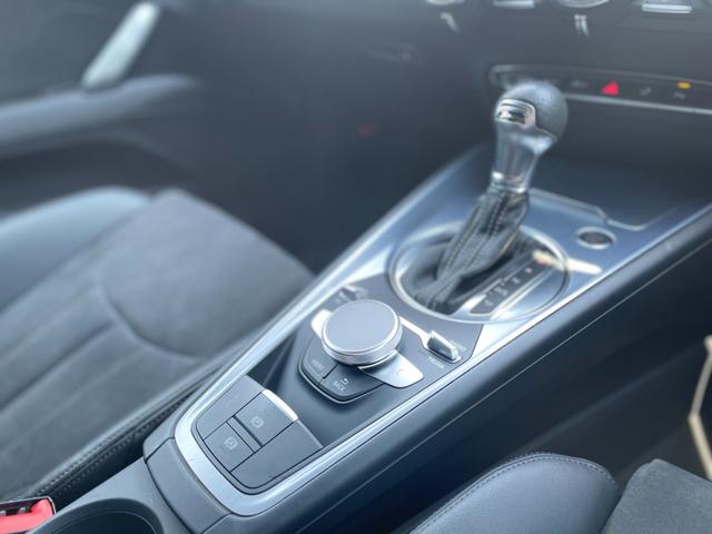 ＴＴクーペ １．８ＴＦＳＩ　Ｓラインパッケージ　マトリクスＬＥＤヘッドライト　バーチャルコックピット　ナビ　フルセグＴＶ　バックカメラ　ＥＴＣ　パーキングエイド　アドバンストキー　クルーズコントロール　ハーフレザー（18枚目）