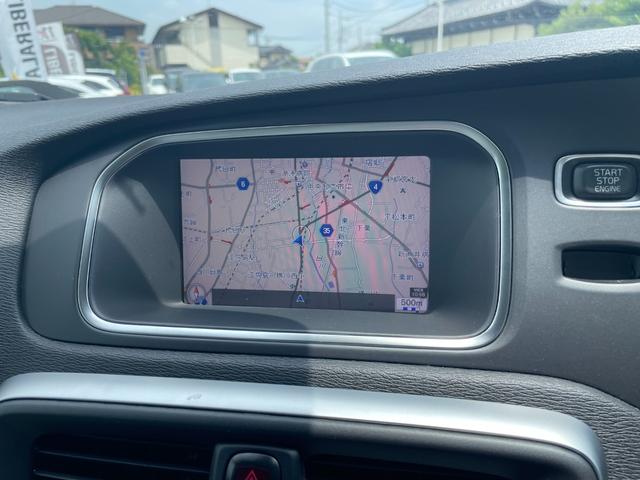 Ｖ４０ Ｄ４　インスクリプション　ワンオーナー　白レザーシート　Ｈａｒｍａｎ／Ｋａｒｄｏｎ　レーンキープアシスト　ブラインドスポット　ナビ　フルセグＴＶ　バックカメラ　バックソナー　ＥＴＣ　ＡＣＣ　ドライブレコーダー　ブレーキアシスト（17枚目）