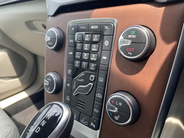 Ｖ４０ Ｄ４　インスクリプション　ワンオーナー　白レザーシート　Ｈａｒｍａｎ／Ｋａｒｄｏｎ　レーンキープアシスト　ブラインドスポット　ナビ　フルセグＴＶ　バックカメラ　バックソナー　ＥＴＣ　ＡＣＣ　ドライブレコーダー　ブレーキアシスト（18枚目）