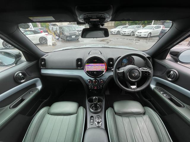 ＭＩＮＩ クーパーＤ　クロスオーバー　アンテイムドエディション　ワンオーナー　社外ＴＶチューナー　社外ＤＶＤプレイヤー　社外後部モニター　レザーシート　パワーシート　シートヒーター　ＡｐｐｌｅＣａｒＰｌａｙ（9枚目）