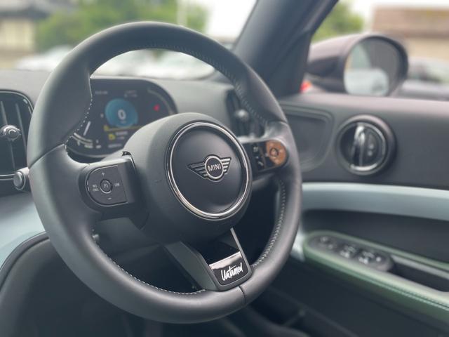 ＭＩＮＩ クーパーＤ　クロスオーバー　アンテイムドエディション　ワンオーナー　社外ＴＶチューナー　社外ＤＶＤプレイヤー　社外後部モニター　レザーシート　パワーシート　シートヒーター　ＡｐｐｌｅＣａｒＰｌａｙ（10枚目）