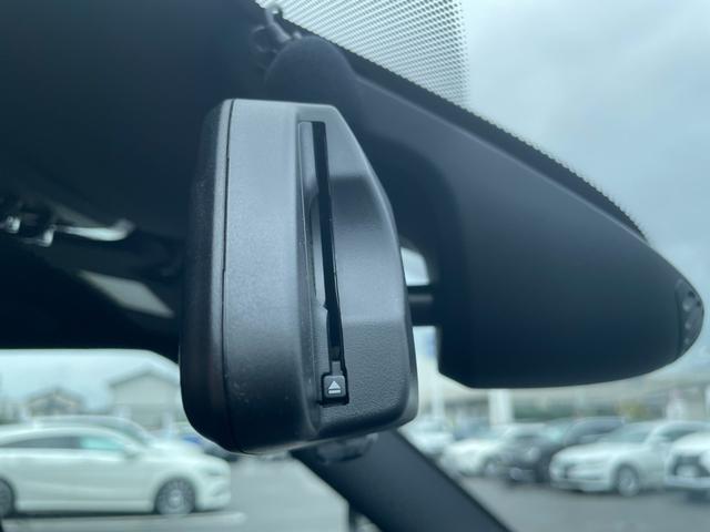 ＭＩＮＩ クーパーＤ　クロスオーバー　アンテイムドエディション　ワンオーナー　社外ＴＶチューナー　社外ＤＶＤプレイヤー　社外後部モニター　レザーシート　パワーシート　シートヒーター　ＡｐｐｌｅＣａｒＰｌａｙ（22枚目）