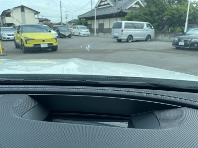 Ｅクラス Ｅ２２０ｄ　スポーツ　パノラミックスライディングルーフ　レーダーセーフティＰＫＧ　レザーエクスクルーシブＰＫＧ　ヘッドアップディスプレイ　レザーシート　パワーシート　シートヒーター　ナビ　フルセグ　ブルメスターサウンド（15枚目）