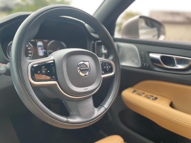 Ｖ６０ リチャージ　ＰＨＶ　Ｔ６　ＡＷＤ　インスクリプション　ワンオーナー　Ｂｏｗｅｒｓ＆Ｗｉｌｋｉｎｓサウンド　サンルーフ　茶革レザーシート　パワーシート　シートヒーター　シートベンチレーター　マッサージシート　ステアリングヒーター　全方位カメラ　ＨＵＤ（9枚目）