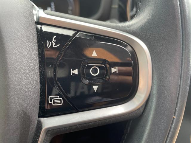 Ｖ６０ リチャージ　ＰＨＶ　Ｔ６　ＡＷＤ　インスクリプション　ワンオーナー　Ｂｏｗｅｒｓ＆Ｗｉｌｋｉｎｓサウンド　サンルーフ　茶革レザーシート　パワーシート　シートヒーター　シートベンチレーター　マッサージシート　ステアリングヒーター　全方位カメラ　ＨＵＤ（13枚目）