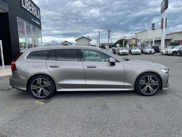 Ｖ６０ リチャージ　ＰＨＶ　Ｔ６　ＡＷＤ　インスクリプション　ワンオーナー　Ｂｏｗｅｒｓ＆Ｗｉｌｋｉｎｓサウンド　サンルーフ　茶革レザーシート　パワーシート　シートヒーター　シートベンチレーター　マッサージシート　ステアリングヒーター　全方位カメラ　ＨＵＤ（30枚目）