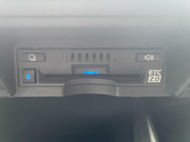 クラウンハイブリッド ＲＳ　ＴＶキャンセラー　ナビ　フルセグＴＶ　バックカメラ　ＥＴＣ　スマートキー　ＬＫＡ　ＢＳＭ　ＲＣＴＡ　クリアランスソナー　　シートヒーター　ステアリングヒーター　レーダークルーズ（22枚目）