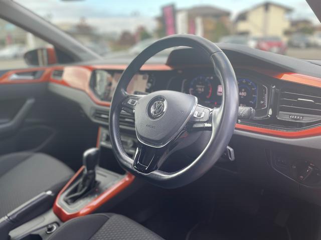 ポロ ＴＳＩコンフォートライン　ナビ　フルセグＴＶ　バックカメラ　ＥＴＣ　パークディスタンス　アクティブクルーズ　ブラインドスポット　フロントアシスト　パーキングアシスト　キーレスキー　アイドリングストップ　オートライト（4枚目）