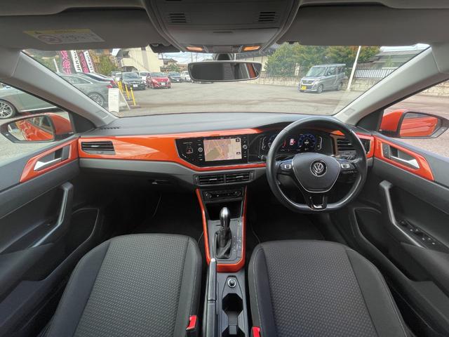 ポロ ＴＳＩコンフォートライン　ナビ　フルセグＴＶ　バックカメラ　ＥＴＣ　パークディスタンス　アクティブクルーズ　ブラインドスポット　フロントアシスト　パーキングアシスト　キーレスキー　アイドリングストップ　オートライト（7枚目）