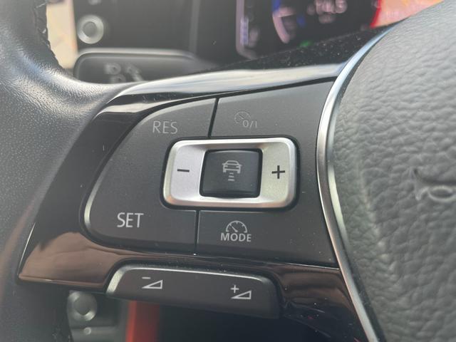 ポロ ＴＳＩコンフォートライン　ナビ　フルセグＴＶ　バックカメラ　ＥＴＣ　パークディスタンス　アクティブクルーズ　ブラインドスポット　フロントアシスト　パーキングアシスト　キーレスキー　アイドリングストップ　オートライト（10枚目）