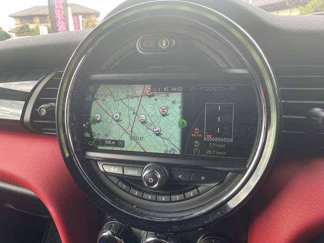 ＭＩＮＩ ジョンクーパーワークス　ヘッドアップディスプレイ　インテリジェントセーフティ　コンフォートアクセス　アンビエントライト　ドライブレコーダー　アクティブクルーズ　ナビ　バックカメラ　ＥＴＣ　ＰＤＣ　ＬＥＤヘッドライト　半皮（15枚目）