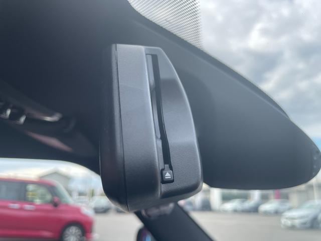 ＭＩＮＩ ジョンクーパーワークス　ヘッドアップディスプレイ　インテリジェントセーフティ　コンフォートアクセス　アンビエントライト　ドライブレコーダー　アクティブクルーズ　ナビ　バックカメラ　ＥＴＣ　ＰＤＣ　ＬＥＤヘッドライト　半皮（19枚目）