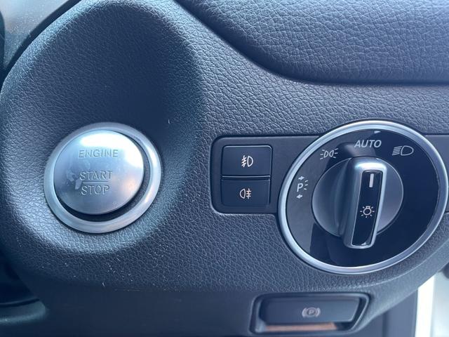 ＧＬＡクラス ＧＬＡ２２０　４マチック　パノラミックスライディングルーフ　Ｈａｒｍａｎ／Ｋａｒｄｏｎ　プレミアムパッケージ　前席パワーシート　黒革シート　シートヒーター　パワーテールゲート　ナビ　フルセグＴＶ　バックカメラ　ＥＴＣ　ＡＣＣ（8枚目）