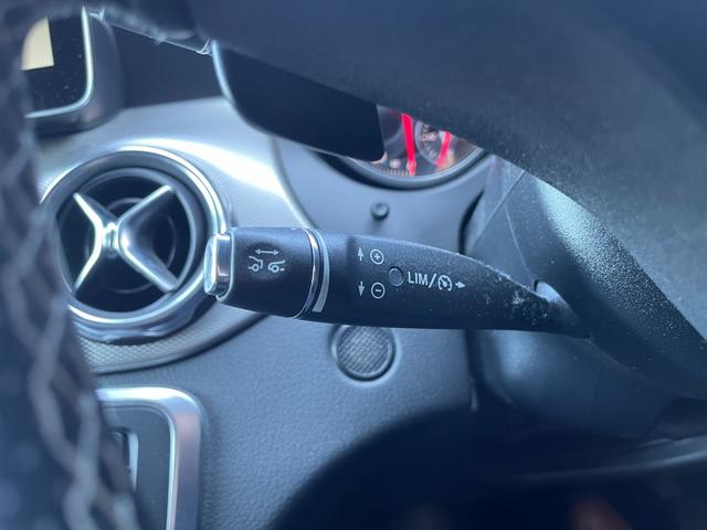 ＧＬＡクラス ＧＬＡ２２０　４マチック　パノラミックスライディングルーフ　Ｈａｒｍａｎ／Ｋａｒｄｏｎ　プレミアムパッケージ　前席パワーシート　黒革シート　シートヒーター　パワーテールゲート　ナビ　フルセグＴＶ　バックカメラ　ＥＴＣ　ＡＣＣ（16枚目）