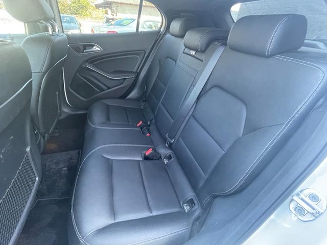 ＧＬＡクラス ＧＬＡ２２０　４マチック　パノラミックスライディングルーフ　Ｈａｒｍａｎ／Ｋａｒｄｏｎ　プレミアムパッケージ　前席パワーシート　黒革シート　シートヒーター　パワーテールゲート　ナビ　フルセグＴＶ　バックカメラ　ＥＴＣ　ＡＣＣ（26枚目）