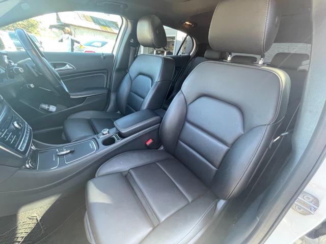 ＧＬＡクラス ＧＬＡ２２０　４マチック　パノラミックスライディングルーフ　Ｈａｒｍａｎ／Ｋａｒｄｏｎ　プレミアムパッケージ　前席パワーシート　黒革シート　シートヒーター　パワーテールゲート　ナビ　フルセグＴＶ　バックカメラ　ＥＴＣ　ＡＣＣ（27枚目）