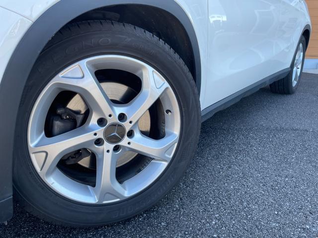 ＧＬＡクラス ＧＬＡ２２０　４マチック　パノラミックスライディングルーフ　Ｈａｒｍａｎ／Ｋａｒｄｏｎ　プレミアムパッケージ　前席パワーシート　黒革シート　シートヒーター　パワーテールゲート　ナビ　フルセグＴＶ　バックカメラ　ＥＴＣ　ＡＣＣ（28枚目）