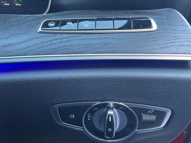 Eクラス E200 カブリオレ スポーツ Burmester ヘッドアップディスプレイ アンビエントライト ACC ナビ フルセグTV 全方位カメラ パワーシート シートヒーター 黒革シート LEDヘッドライト レーンキープ ブラインドS(10枚目)