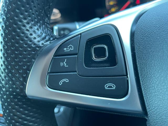 Eクラス E200 カブリオレ スポーツ Burmester ヘッドアップディスプレイ アンビエントライト ACC ナビ フルセグTV 全方位カメラ パワーシート シートヒーター 黒革シート LEDヘッドライト レーンキープ ブラインドS(12枚目)