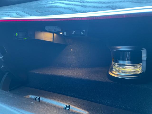 Eクラス E200 カブリオレ スポーツ Burmester ヘッドアップディスプレイ アンビエントライト ACC ナビ フルセグTV 全方位カメラ パワーシート シートヒーター 黒革シート LEDヘッドライト レーンキープ ブラインドS(24枚目)