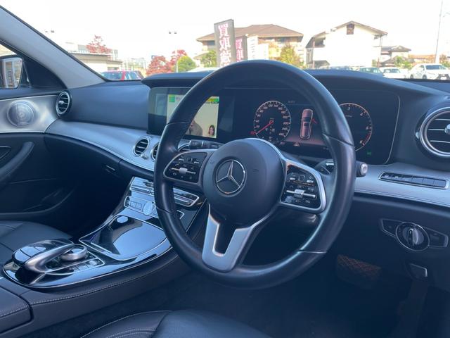 Ｅクラスステーションワゴン Ｅ２２０ｄ　ステーションワゴン　アバンギャルド　エクスクルーシブＰＫＧ　スライディングサンルーフ　レーダーセーフティＰＫＧ　エアバランスＰＫＧ　ヘッドアップディスプレイ　Ｂｕｒｍｅｓｔｅｒサウンド　黒革シート　全席シートヒーター　アンビエント（5枚目）