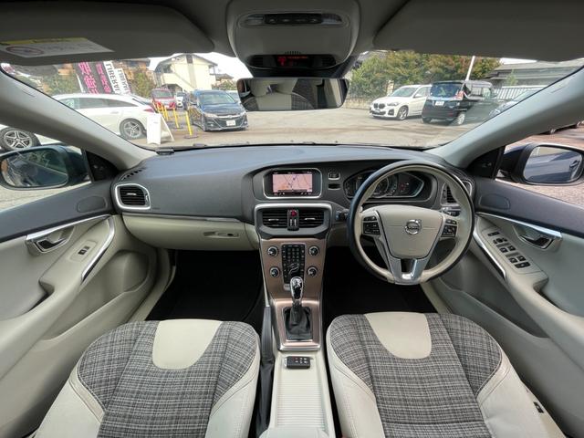 V40 クロスカントリー D4 モメンタム スマートキー ナビ フルセグTV バックカメラ ETC バックソナー ACC BLIS シートヒーター D席パワーシート LEDヘッドライト オートライト(7枚目)