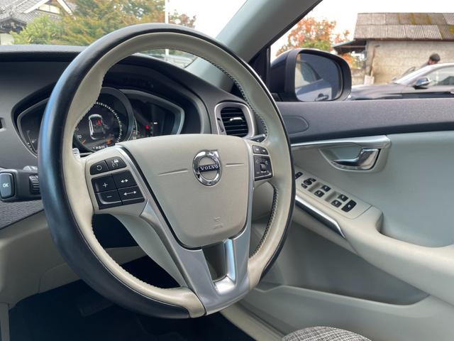 V40 クロスカントリー D4 モメンタム スマートキー ナビ フルセグTV バックカメラ ETC バックソナー ACC BLIS シートヒーター D席パワーシート LEDヘッドライト オートライト(8枚目)