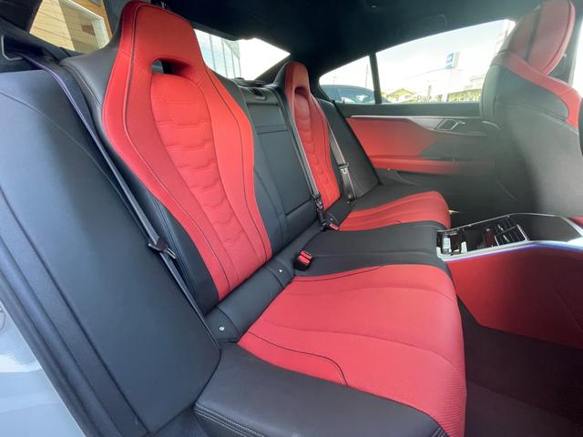 8シリーズ 840dxDriveグランクーペエクスクルシブMスポ スライディングサンルーフ 赤黒コンビレザー ソフトクローズドア ジェスチャーコントロール ワイヤレスチャージ 全席シートヒーター 前席ベンチレーター BMWレーザーLED アンビエントライト PDC(7枚目)