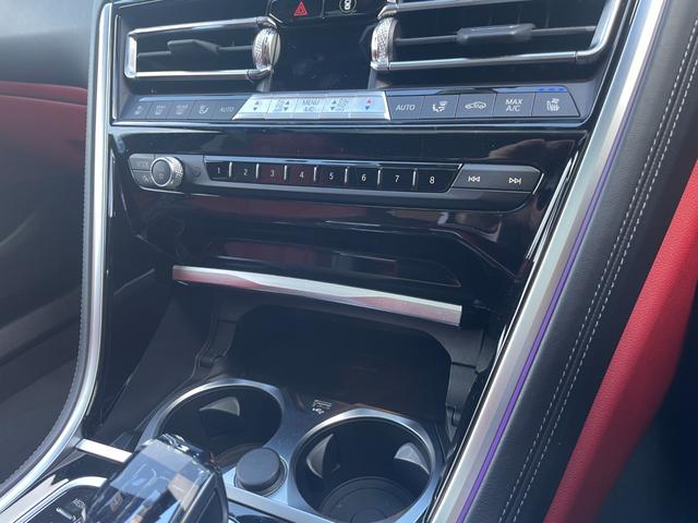 8シリーズ 840dxDriveグランクーペエクスクルシブMスポ スライディングサンルーフ 赤黒コンビレザー ソフトクローズドア ジェスチャーコントロール ワイヤレスチャージ 全席シートヒーター 前席ベンチレーター BMWレーザーLED アンビエントライト PDC(21枚目)