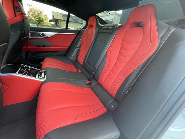 8シリーズ 840dxDriveグランクーペエクスクルシブMスポ スライディングサンルーフ 赤黒コンビレザー ソフトクローズドア ジェスチャーコントロール ワイヤレスチャージ 全席シートヒーター 前席ベンチレーター BMWレーザーLED アンビエントライト PDC(29枚目)