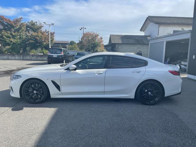 8シリーズ 840dxDriveグランクーペエクスクルシブMスポ スライディングサンルーフ 赤黒コンビレザー ソフトクローズドア ジェスチャーコントロール ワイヤレスチャージ 全席シートヒーター 前席ベンチレーター BMWレーザーLED アンビエントライト PDC(37枚目)