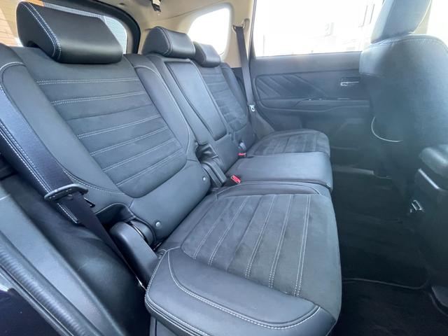 アウトランダーＰＨＥＶ Ｇセーフティパッケージ　Ａｐｐｌｅｃａｒｐｌａｙ　アラウンドビューモニター　ＡＣＣ　ＬＤＷ　ブラインドスポット　ハーフレザー　パワーシート　シートヒーター　純正ＡＷ積み込み　ＬＥＤヘッドライト　ステアリングヒーター（8枚目）