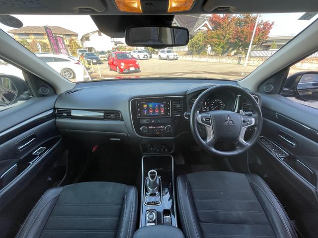 アウトランダーＰＨＥＶ Ｇセーフティパッケージ　Ａｐｐｌｅｃａｒｐｌａｙ　アラウンドビューモニター　ＡＣＣ　ＬＤＷ　ブラインドスポット　ハーフレザー　パワーシート　シートヒーター　純正ＡＷ積み込み　ＬＥＤヘッドライト　ステアリングヒーター（9枚目）