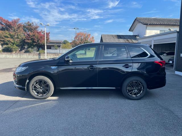 アウトランダーＰＨＥＶ Ｇセーフティパッケージ　Ａｐｐｌｅｃａｒｐｌａｙ　アラウンドビューモニター　ＡＣＣ　ＬＤＷ　ブラインドスポット　ハーフレザー　パワーシート　シートヒーター　純正ＡＷ積み込み　ＬＥＤヘッドライト　ステアリングヒーター（32枚目）
