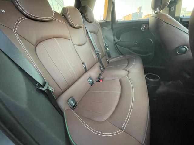 ＭＩＮＩ クーパーＳ　６０イヤーズエディション　特別使用車　茶革シート　シートヒーター　コンフォートアクセス　インテリジェントセーフティ　アクティブクルーズコントロール　パークディスタンスコントロール　ドライブレコーダー　ＬＥＤヘッドライト（6枚目）