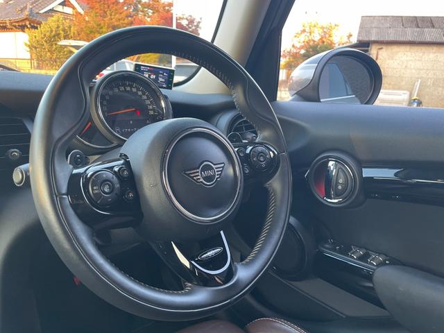 ＭＩＮＩ クーパーＳ　６０イヤーズエディション　特別使用車　茶革シート　シートヒーター　コンフォートアクセス　インテリジェントセーフティ　アクティブクルーズコントロール　パークディスタンスコントロール　ドライブレコーダー　ＬＥＤヘッドライト（8枚目）