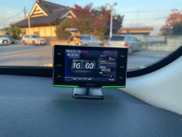 ＭＩＮＩ クーパーＳ　６０イヤーズエディション　特別使用車　茶革シート　シートヒーター　コンフォートアクセス　インテリジェントセーフティ　アクティブクルーズコントロール　パークディスタンスコントロール　ドライブレコーダー　ＬＥＤヘッドライト（10枚目）