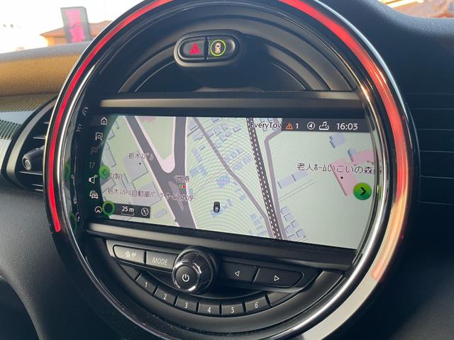 ＭＩＮＩ クーパーＳ　６０イヤーズエディション　特別使用車　茶革シート　シートヒーター　コンフォートアクセス　インテリジェントセーフティ　アクティブクルーズコントロール　パークディスタンスコントロール　ドライブレコーダー　ＬＥＤヘッドライト（14枚目）