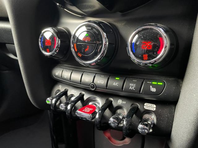 ＭＩＮＩ クーパーＳ　６０イヤーズエディション　特別使用車　茶革シート　シートヒーター　コンフォートアクセス　インテリジェントセーフティ　アクティブクルーズコントロール　パークディスタンスコントロール　ドライブレコーダー　ＬＥＤヘッドライト（17枚目）