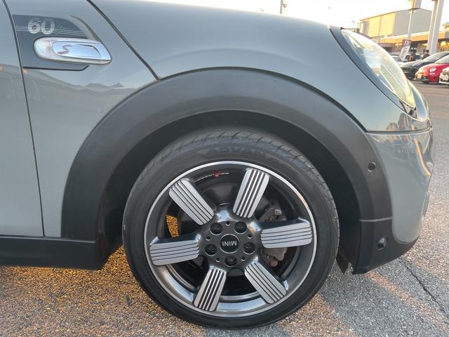 ＭＩＮＩ クーパーＳ　６０イヤーズエディション　特別使用車　茶革シート　シートヒーター　コンフォートアクセス　インテリジェントセーフティ　アクティブクルーズコントロール　パークディスタンスコントロール　ドライブレコーダー　ＬＥＤヘッドライト（28枚目）