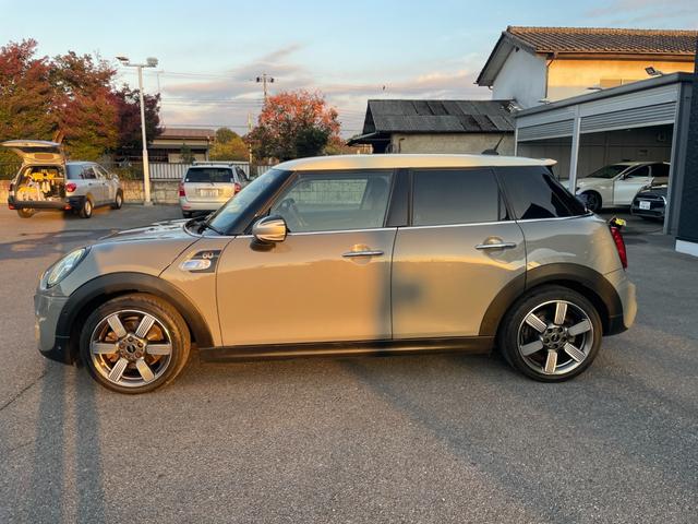 ＭＩＮＩ クーパーＳ　６０イヤーズエディション　特別使用車　茶革シート　シートヒーター　コンフォートアクセス　インテリジェントセーフティ　アクティブクルーズコントロール　パークディスタンスコントロール　ドライブレコーダー　ＬＥＤヘッドライト（30枚目）